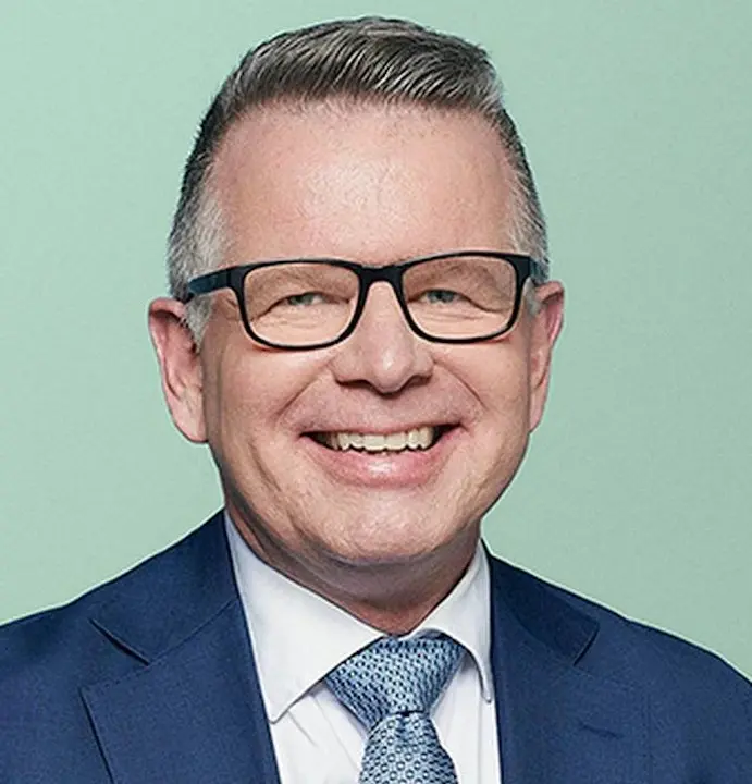 1736877281-karsten-hoej